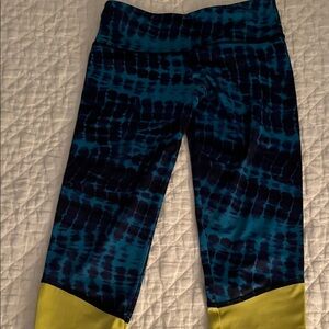 Onzie Women Tie-Dye Blue and Yellow Capri Leggings